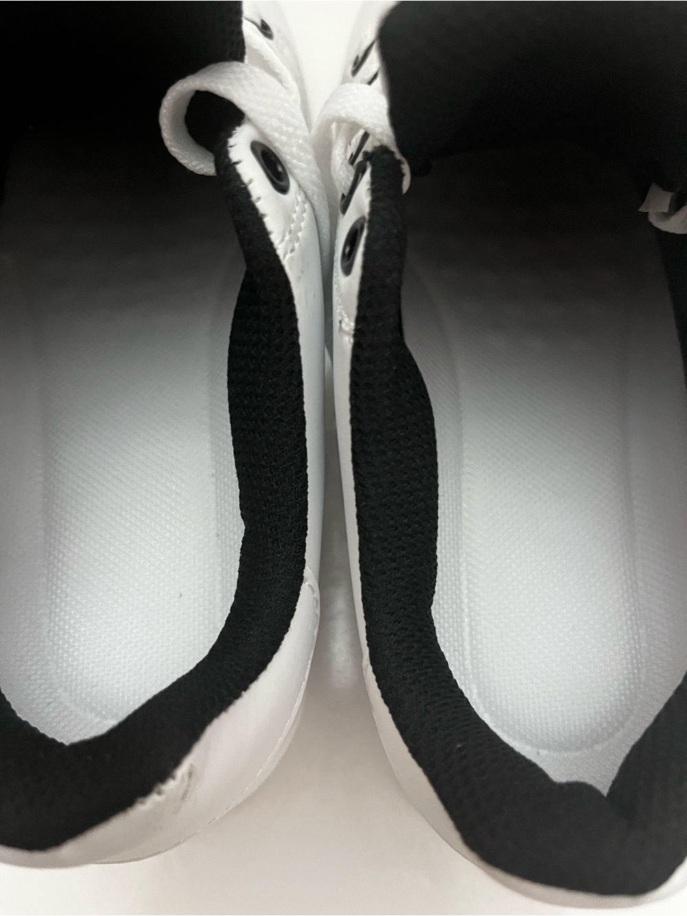 Disney Mickey Mouse White Sneaker Tennis Shoe New with No Tags size 37 or US 6.5 - Picture 5 of 11
